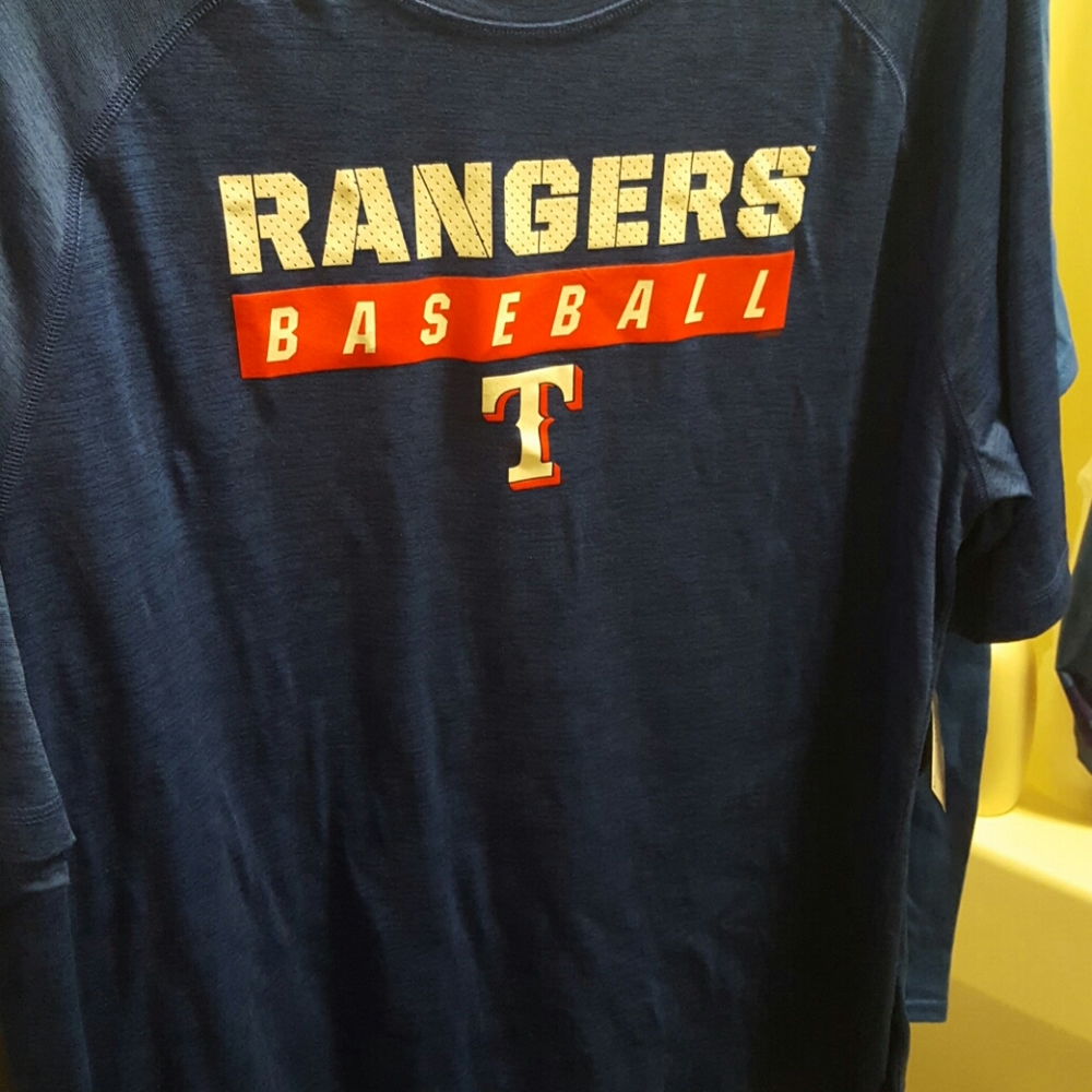 Texas Rangers 2 XL T-shirt brand new with tags